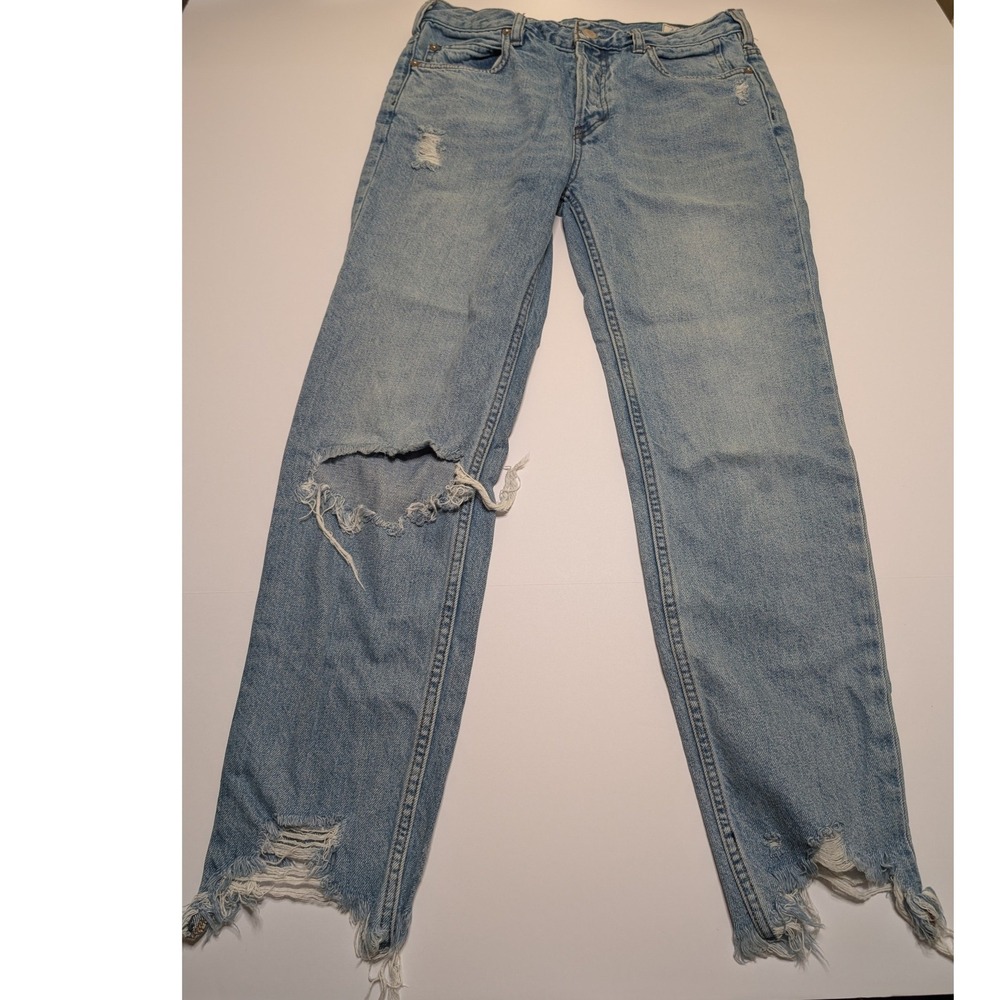 We The Free People Mid Rise Distressed Straight Leg Jeans Light wsh Blue Size 26